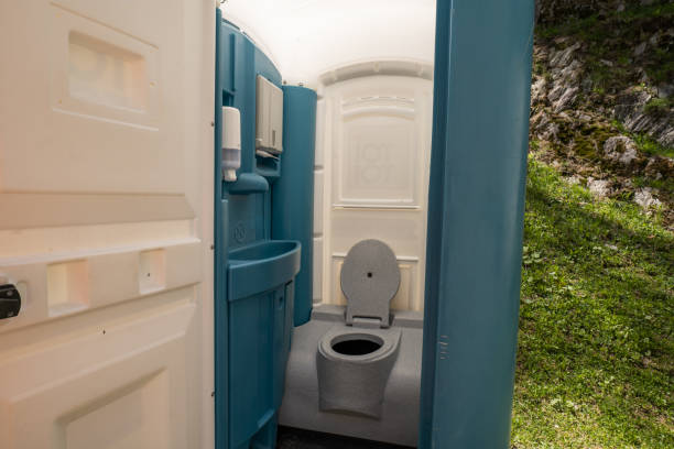 Best Portable restroom trailer rental  in East Hemet, CA
