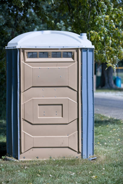 Best Portable bathroom rental  in East Hemet, CA